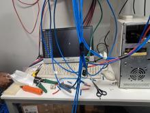 Instalação dos fios no patch panel.